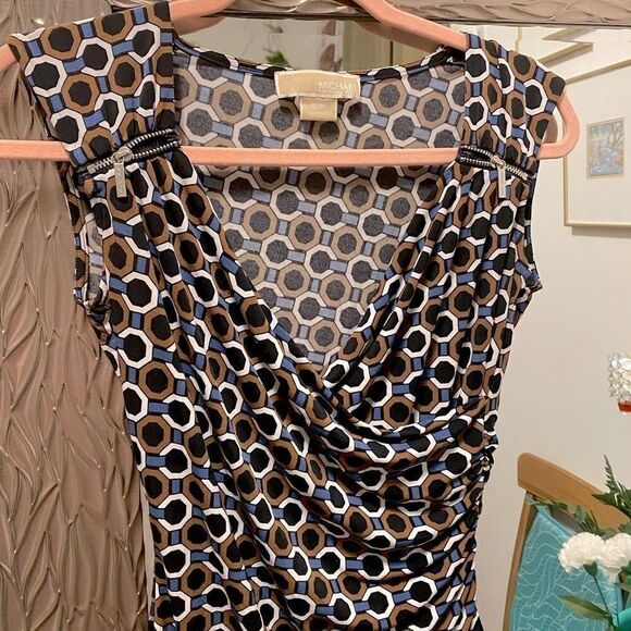 🌷 Michael Kors🌷 Sleeveless Low V Neck Top - Picture 3 of 5